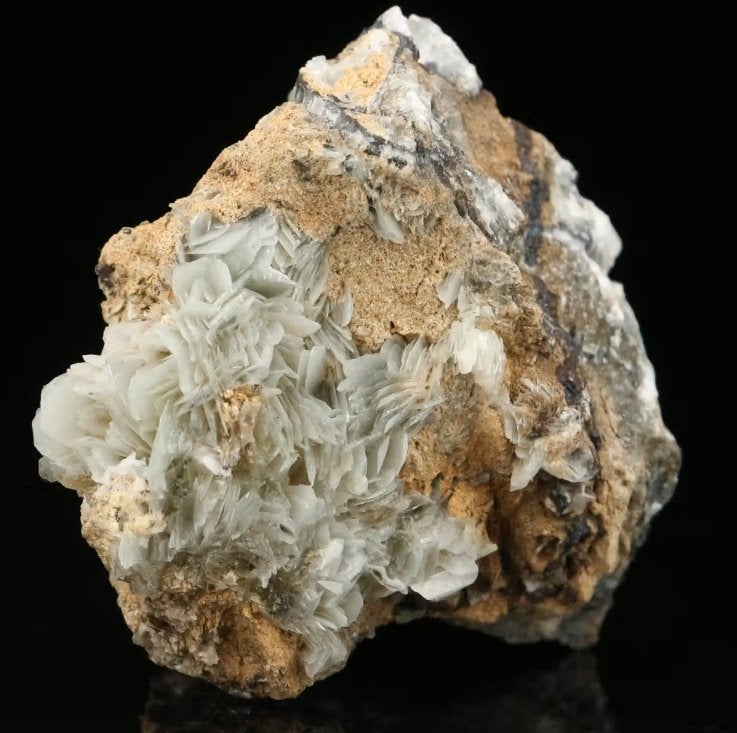 Zeldzame TARBUTTIET kristallen op matrix, Skorpion mijn., Ophalen of Verzenden, Mineraal