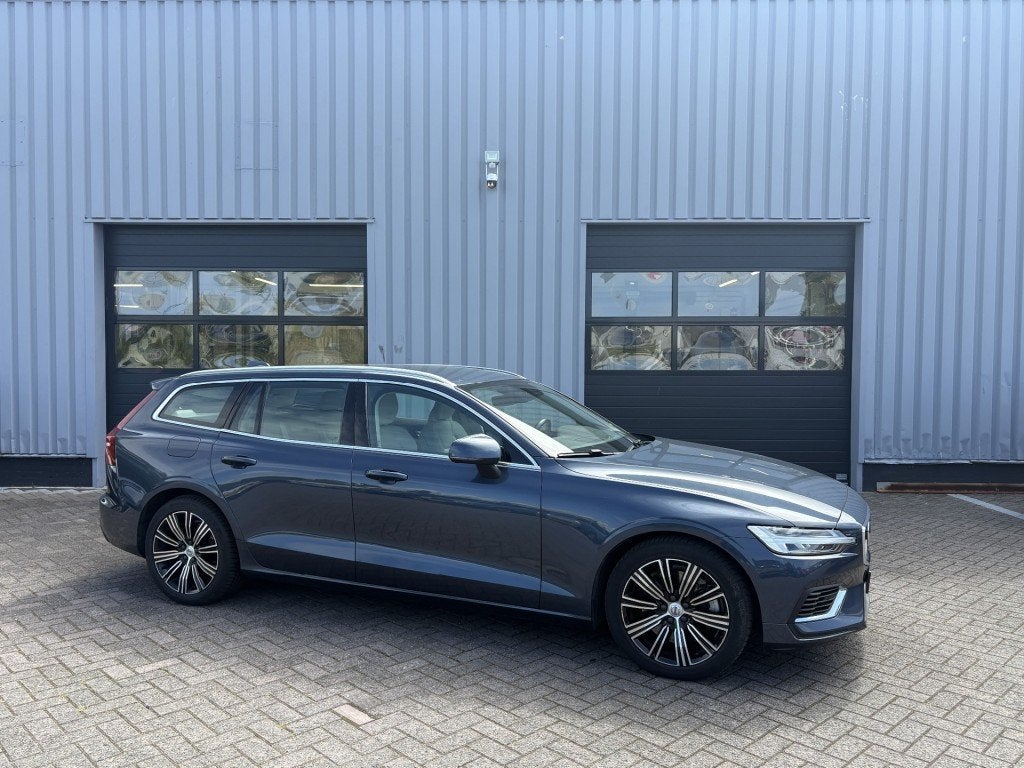 Volvo V60 2.0 T8 AWD Recharge Inscription Expression All-in, Gebruikt, 4 cilinders, Blauw, Hybride Elektrisch/Benzine
