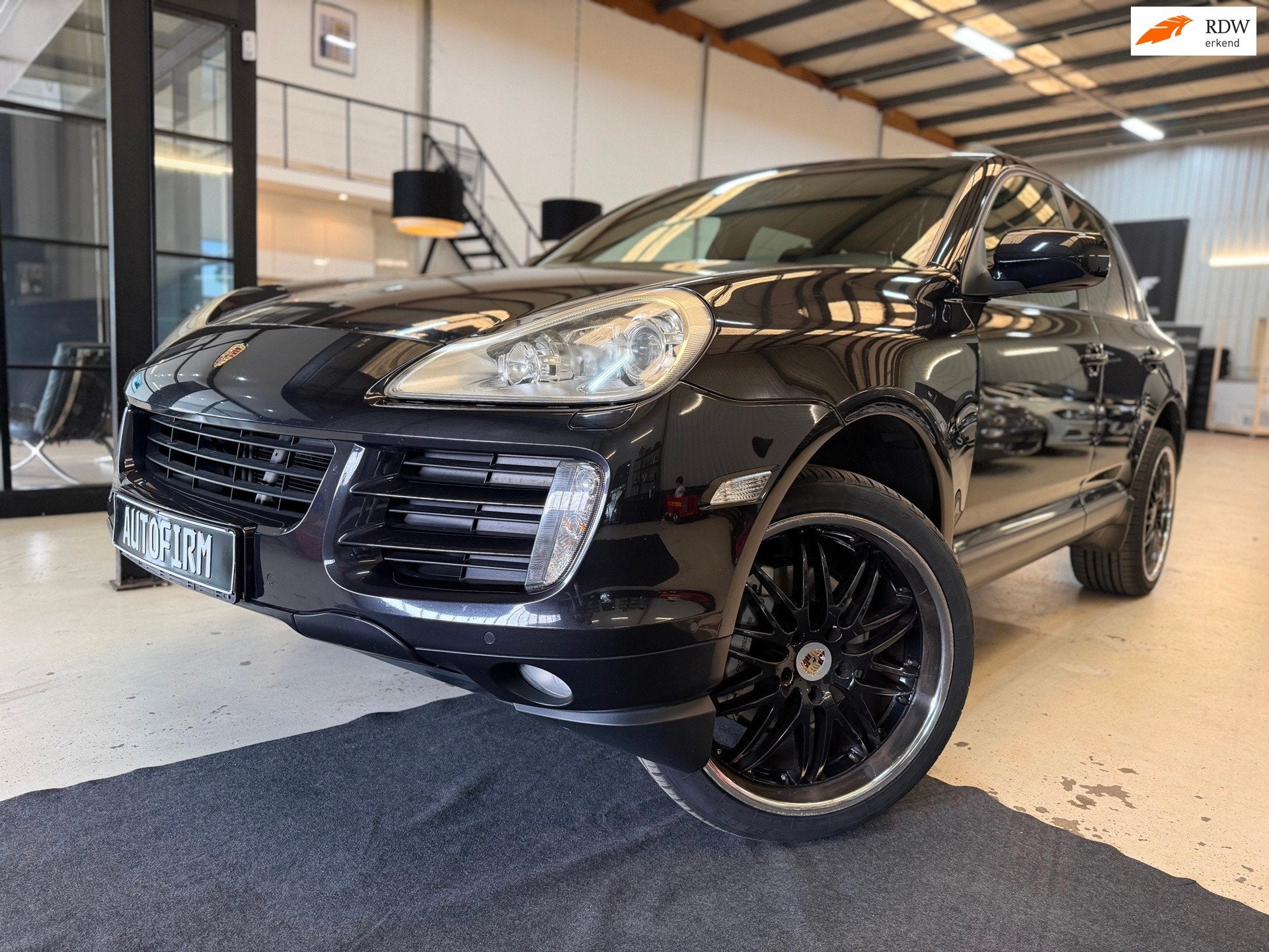 Porsche Cayenne 4.8 S 385PK Automaat Nette auto! Dealer Onde, Auto's, Porsche, Gebruikt, Zwart, Bedrijf, SUV of Terreinwagen