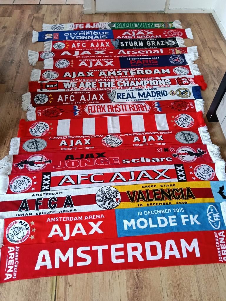 Grote collectie Ajax sjaals - Unieke verzameling!, Verzamelen, Ophalen of Verzenden