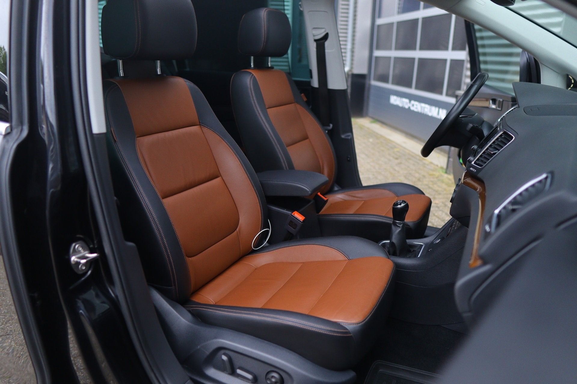 Foto 16 van Volkswagen SHARAN 1.4 TSI Exclusive Series 7 zits Full optio