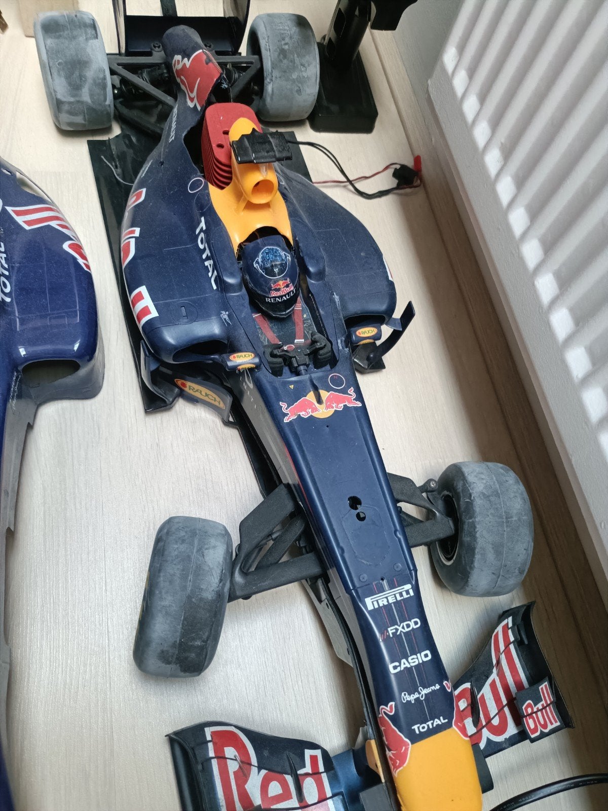 Red Bull RC Formule 1 Auto (Benzine) met Extra Onderdelen, Benzine, Gebruikt, Ophalen of Verzenden, Auto onroad
