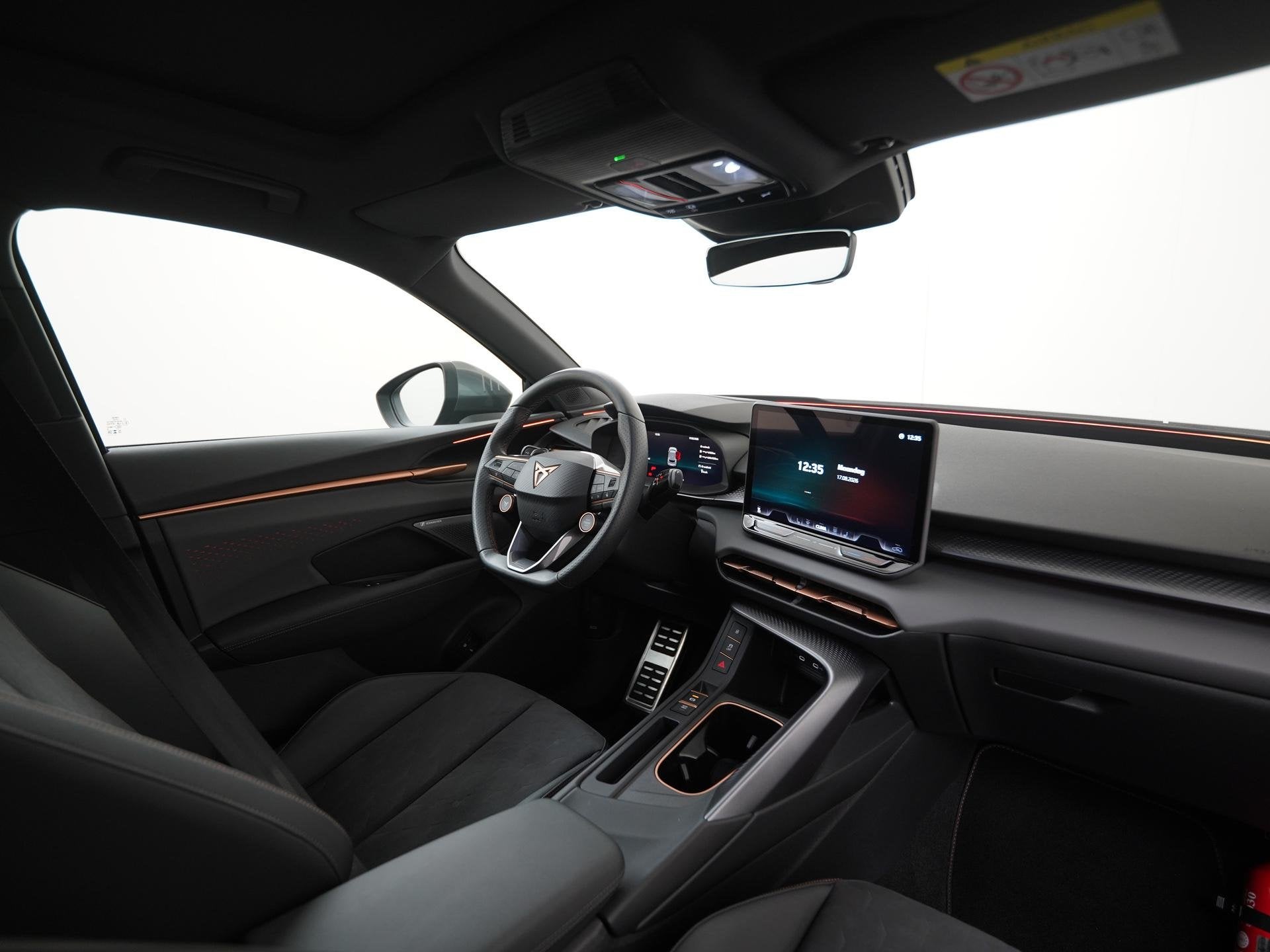 CUPRA Terramar 1.5 TSI e-Hybrid Business | Trekhaak | Panora, Auto's, 4 cilinders, 150 min, Alcantara, 26 kWh