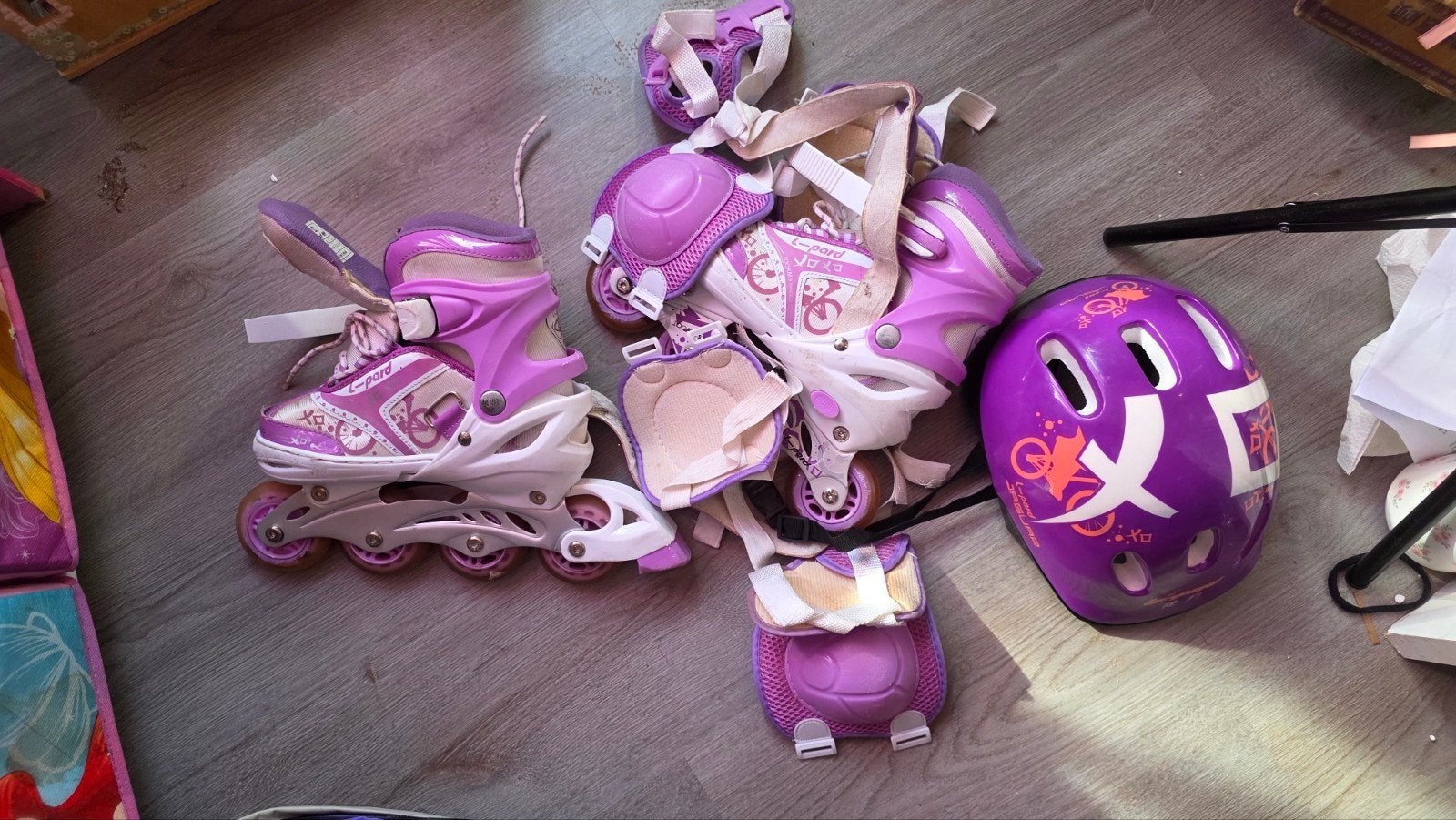 Complete set rolschaatsen met bescherming en helm, Ophalen, Verstelbaar, Gebruikt, Kinderen