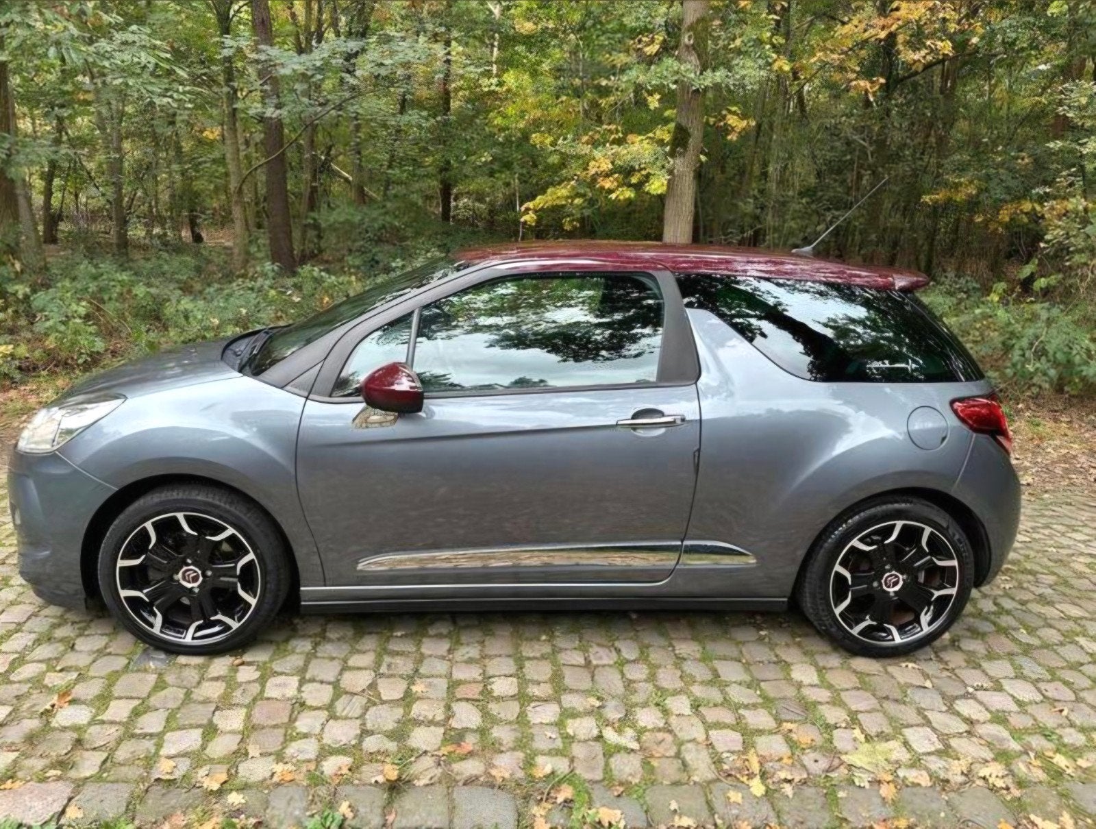 Citroën DS3 1.6 THP sport chic  2011 Grijs, Auto's, 15 km/l, 49 €/maand, Handgeschakeld, 570 kg