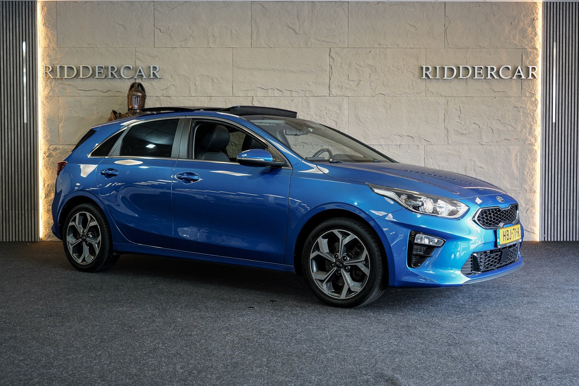 Kia CEED 1.4 T-GDi DynamicLine|GARANTIE|AUTOMAAT|PANO|CRUISE, Euro 6, 4 cilinders, Blauw, Automatische klimaatregeling
