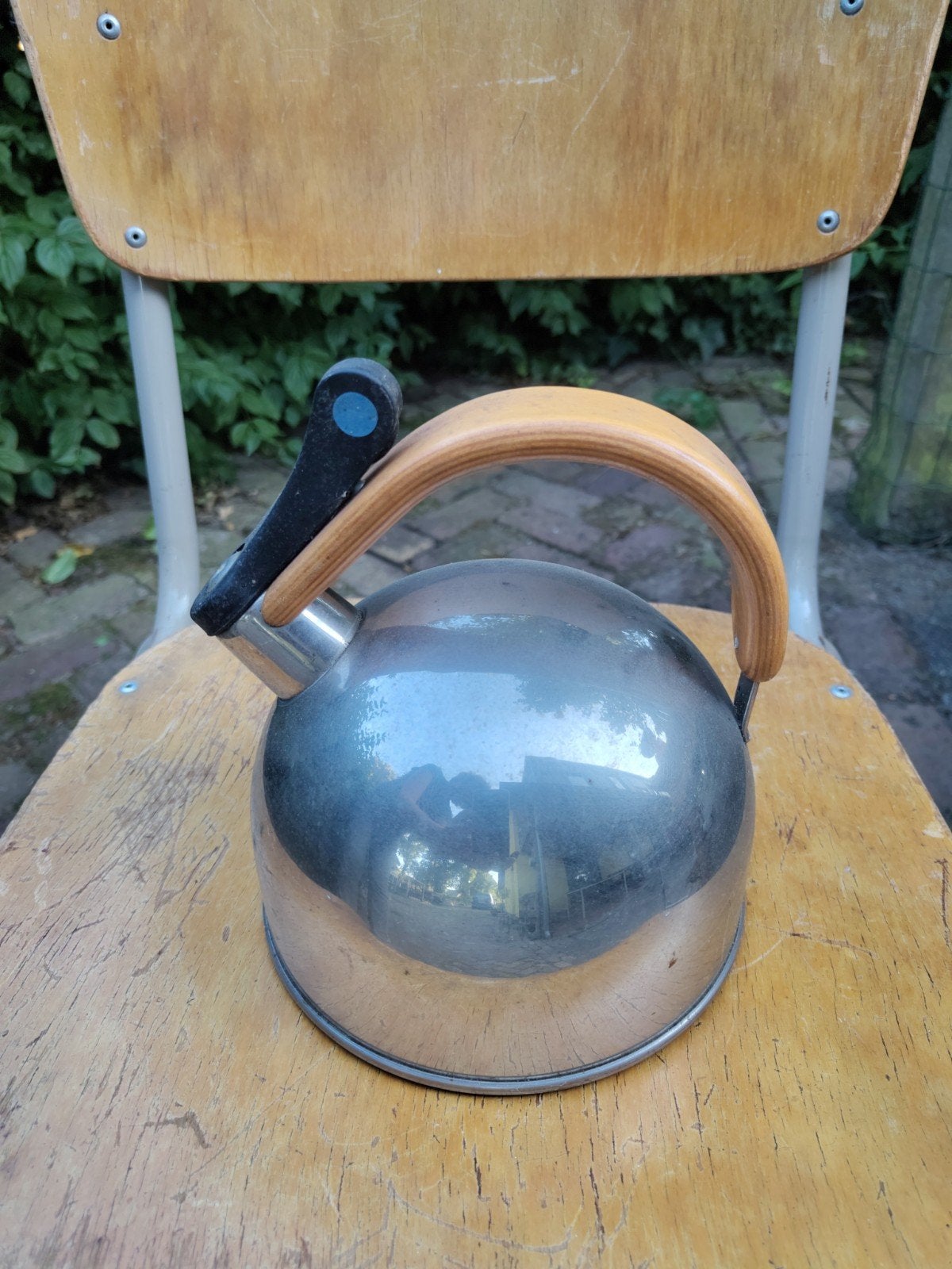 * collectors item; Hema fluitketel Le Lapin jaren 90, Theepot/fluitketel, Gebruikt, Zilver, Ophalen of Verzenden