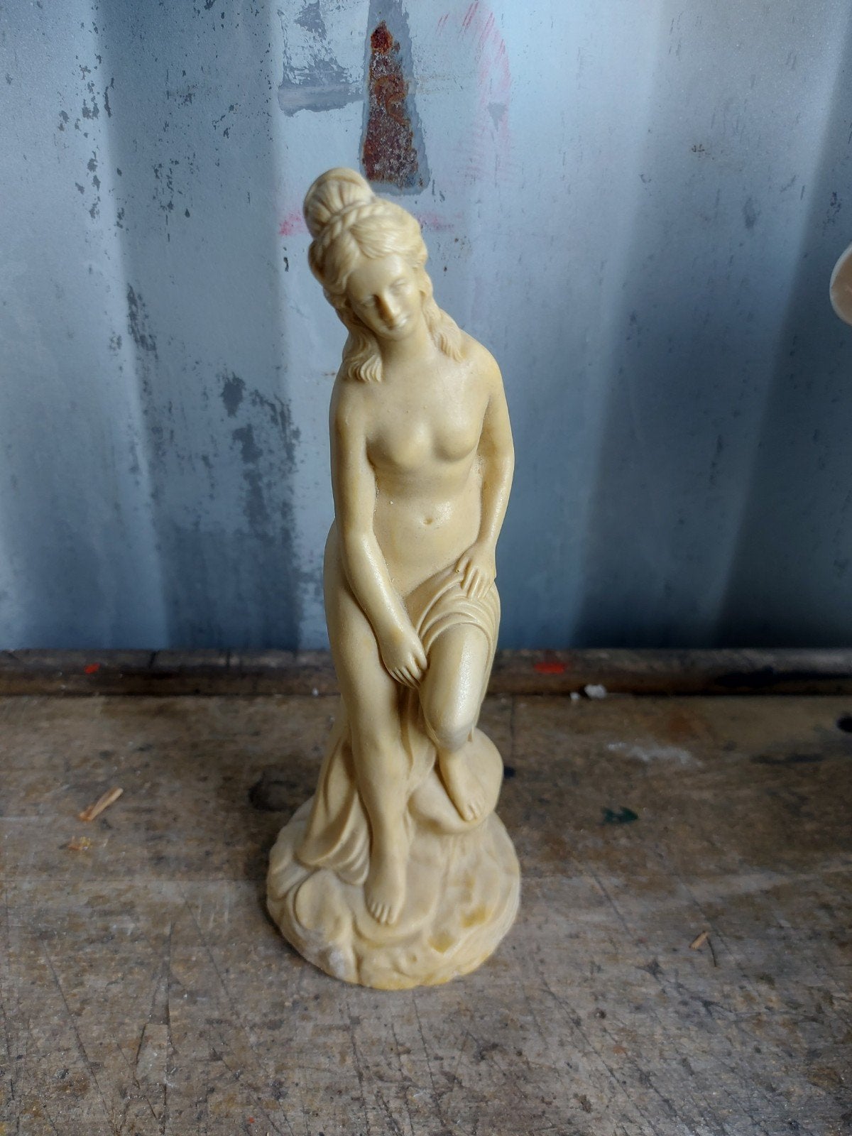 Klassiek beeldje van een vrouw, mogelijk Venus, Gips, Ophalen of Verzenden, Handgemaakt, 20 - 50 cm
