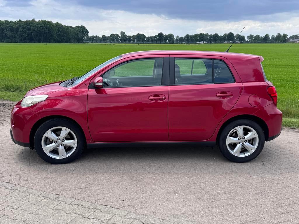 Toyota Urban Cruiser 1.3 Vvt-i 2009 Rood, Auto's, Voorwielaandrijving, 4 cilinders, 100 pk, 49 €/maand