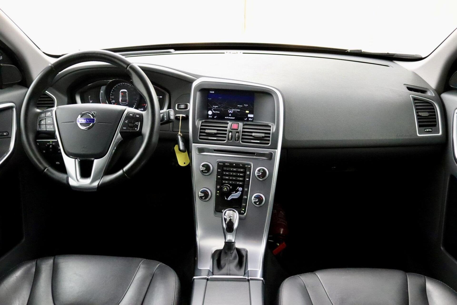Volvo XC60 2.0 D3 FWD Summum blauw, Auto's, Volvo, Euro 6, 4 cilinders, Blauw, Leder