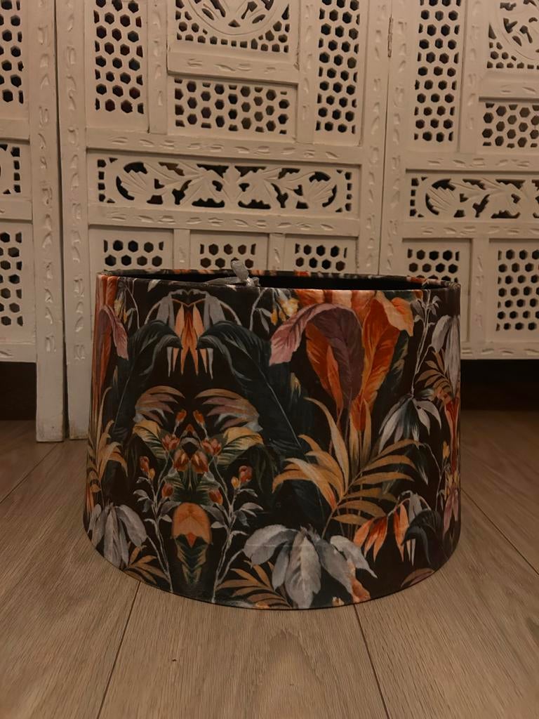 Unieke lampenkap met tropische print - Zo goed als nieuw, Ophalen, 25 tot 50 cm, Zwart, Rond