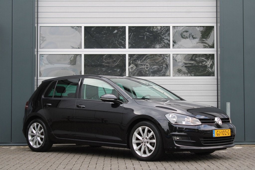 Volkswagen Golf 1.2 TSI Business Edition Cruise/Camera/Stoel, Voorwielaandrijving, Euro 5, Gebruikt, Zwart