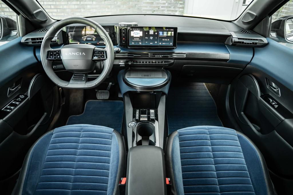 Lancia Ypsilon Edizione Cassina Limitata 51 kWh (bj 2024), Auto's, Lancia, Stof, Gebruikt, 310 km, 156 pk