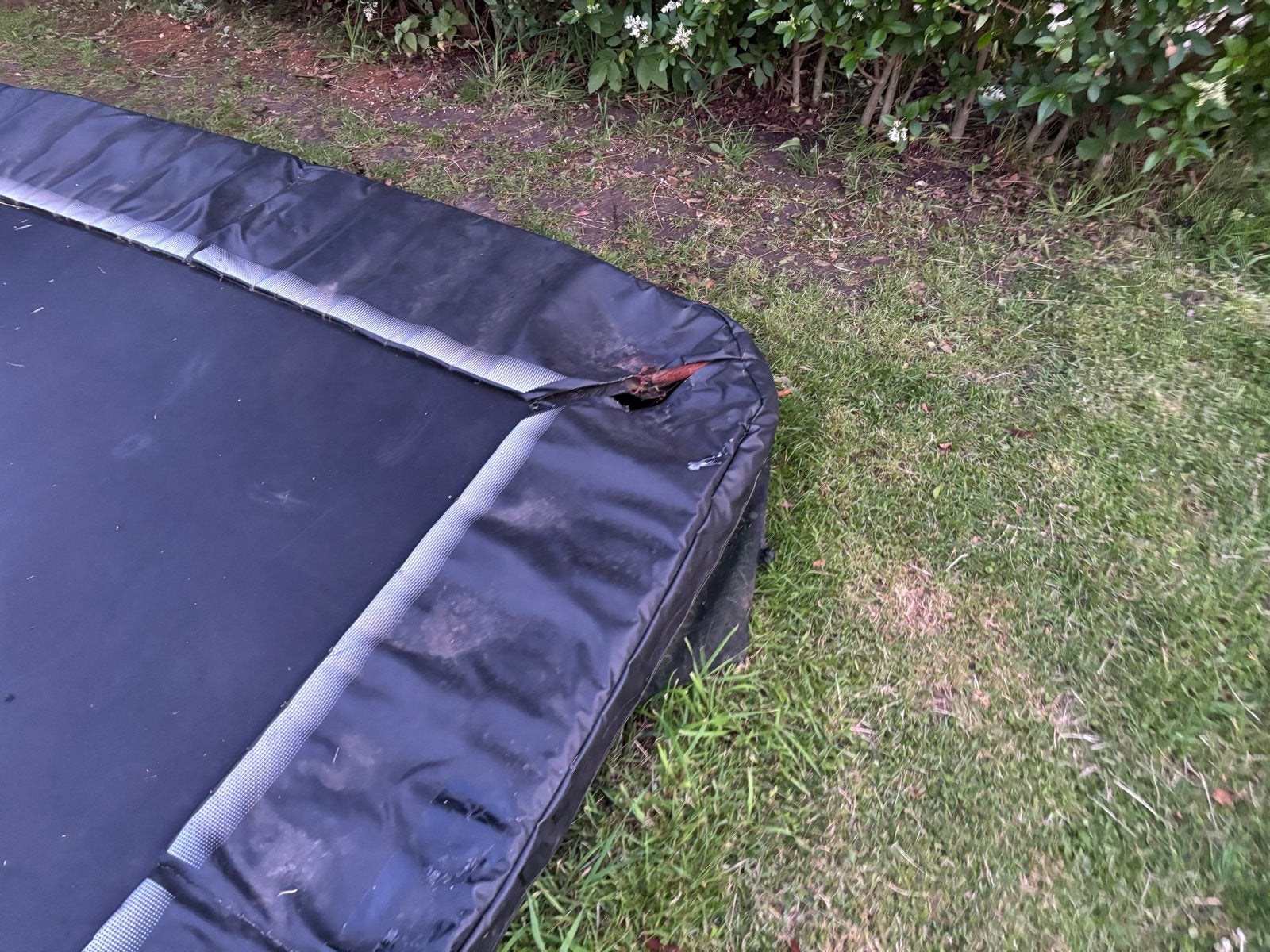 BERG Trampoline Rechthoekig (defect), Ophalen, Gebruikt