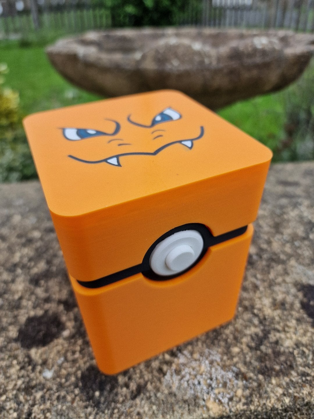Charizard Pokémon Kaartendoosje - Deck Box, Verzenden, Nieuw, Overige typen