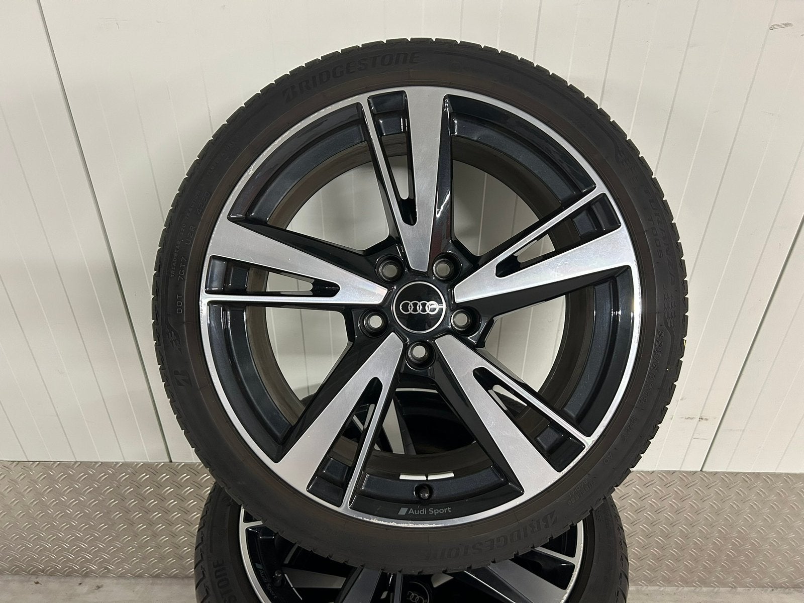 Originele Audi A3 S3 8Y 8V 8P sport 18 inch Bridgestone AO, Ophalen, Gebruikt, Banden en Velgen, Personenwagen