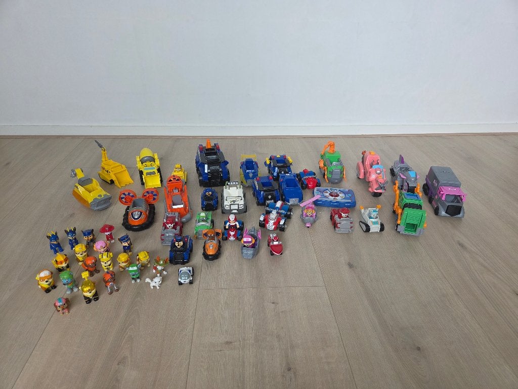 PAW Patrol Speelgoed – Voertuigen + Poppetjes (In één koop!), Ophalen, Gebruikt
