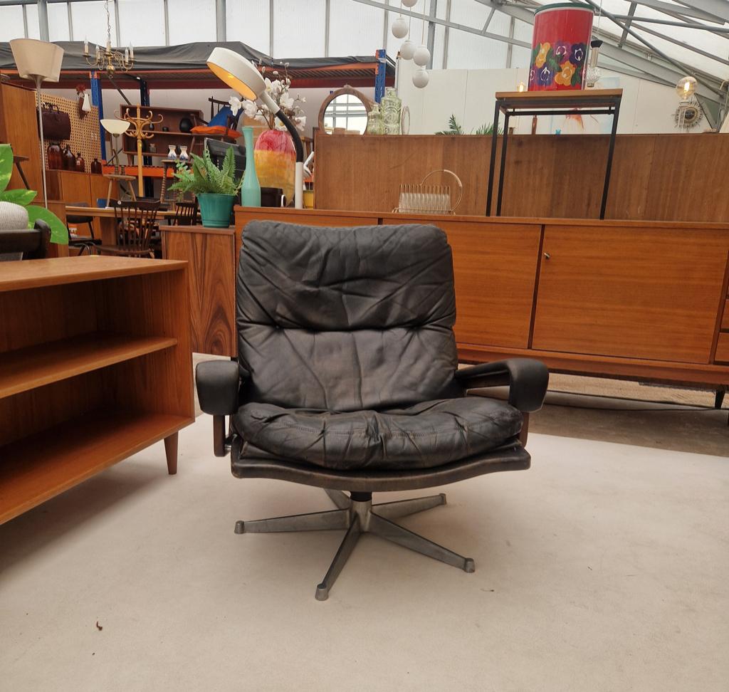 Leuke vintage geleefde leren fauteuil van Andre Vandenbeuck, Ophalen, ., 75 tot 100 cm, .