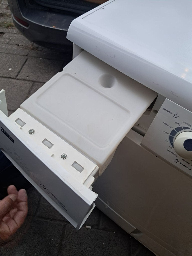 Goedwerkende wasdroger condens van Zanussi 7 kilo inhoud, Ophalen, 6 tot 8 kg, Refurbished, Voorlader