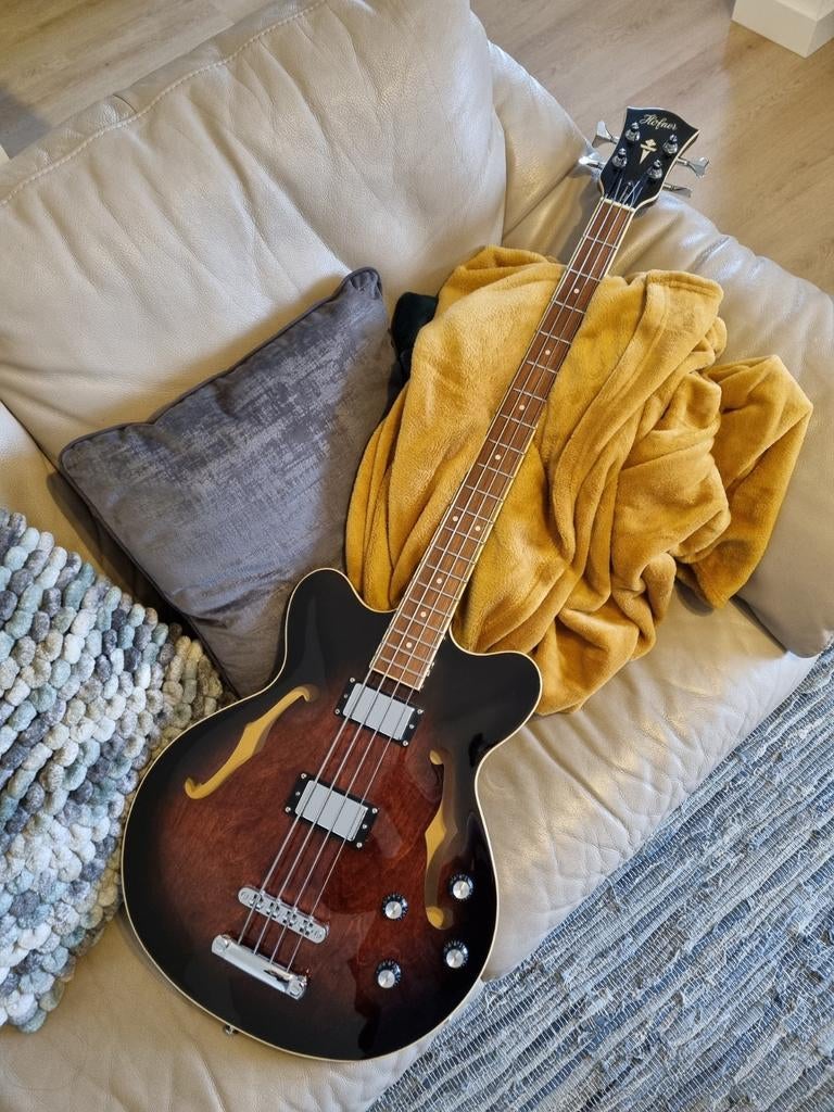 Höfner Bass HCT-500/8 - Semi Hollow Basgitaar, Ophalen, Zo goed als nieuw, Semi-akoestisch