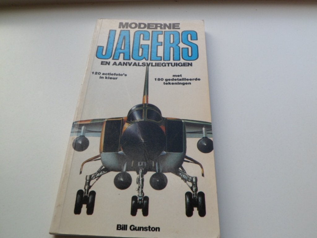 Moderne jagers en aanvalsvliegtuigen - Bill Gunston, Bill Gunston, Niet van toepassing, Ophalen of Verzenden, Zo goed als nieuw
