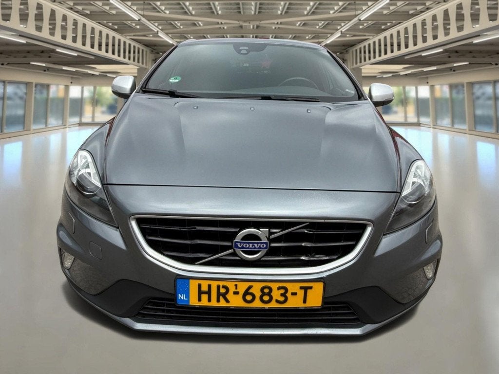 Volvo V40 2.0 D2 R-Design Business Leer/xenon/Stoelverwarmin, Auto's, Voorwielaandrijving, Gebruikt, Euro 6, 4 cilinders