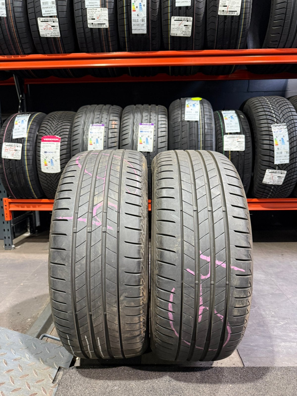 2 x Bridgestone Turanza T005 225/40R18 zomerbanden, Auto-onderdelen, Banden en Velgen, 18 inch, Gebruikt, Zandzuigerstraat 36
