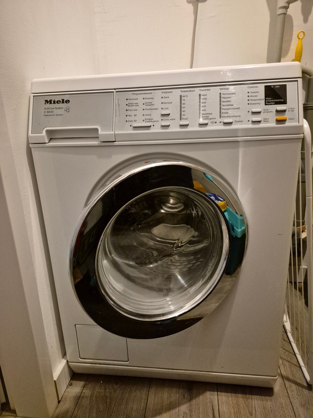 Miele W5645 WPS Wasmachine 5KG - Betrouwbaar en Zuinig, Ophalen, 1200 tot 1600 toeren, Gebruikt, 4 tot 6 kg