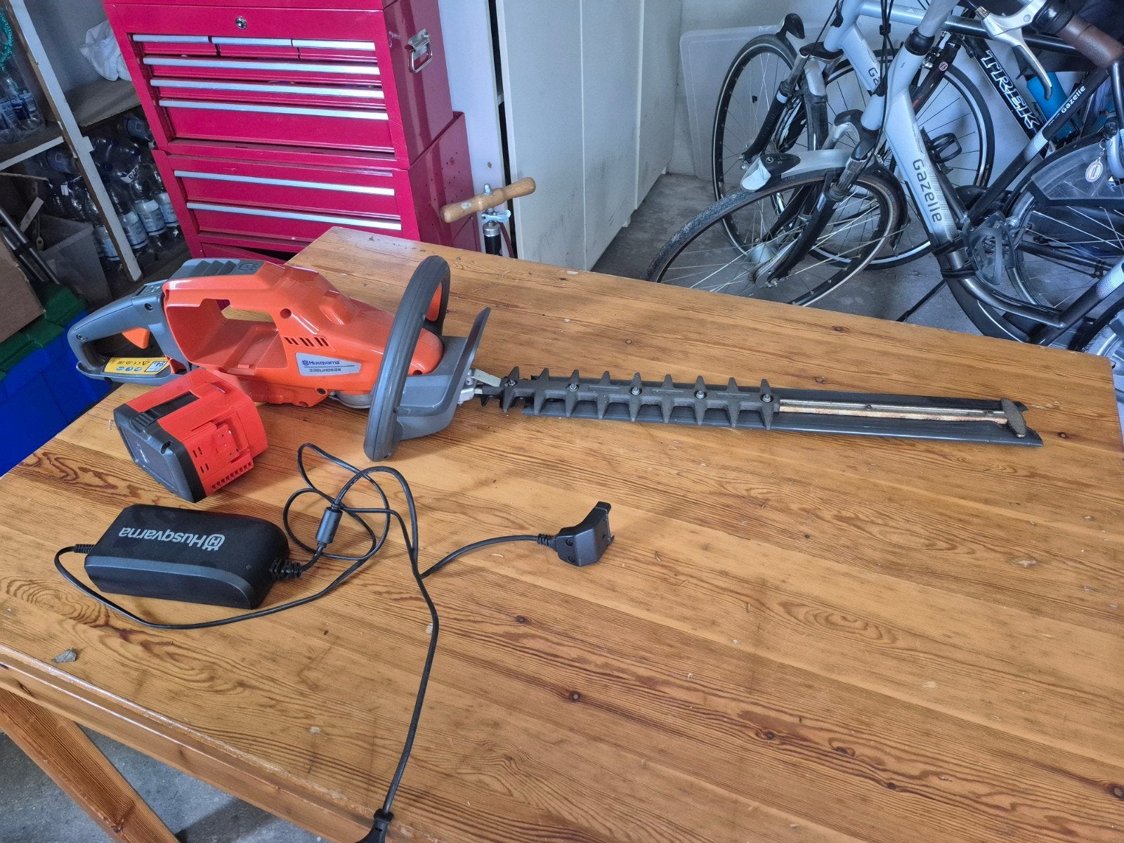 Husqvarna accu heggeschaar, Ophalen, Nieuw, Accu