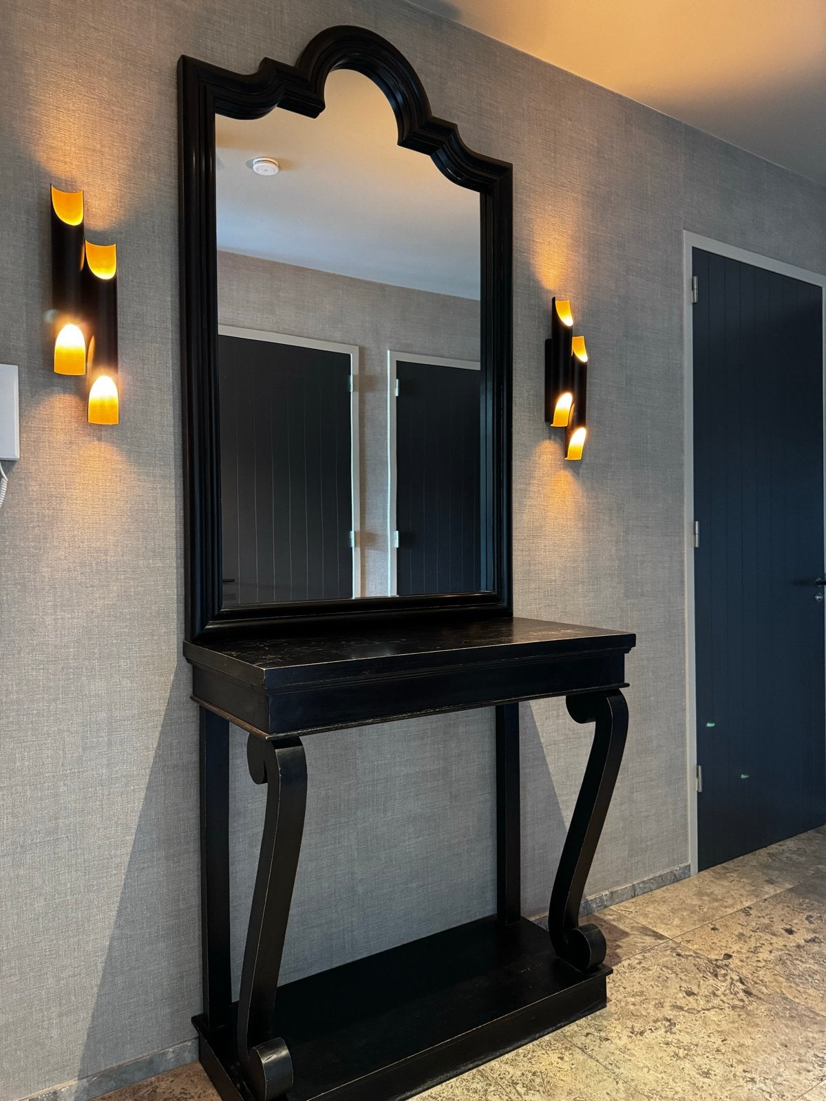 Luxe tijdloze spiegel met bijpassende sidetable | Zwart | 26, Gebruikt, 200 cm of meer, Ophalen of Verzenden, 100 tot 125 cm