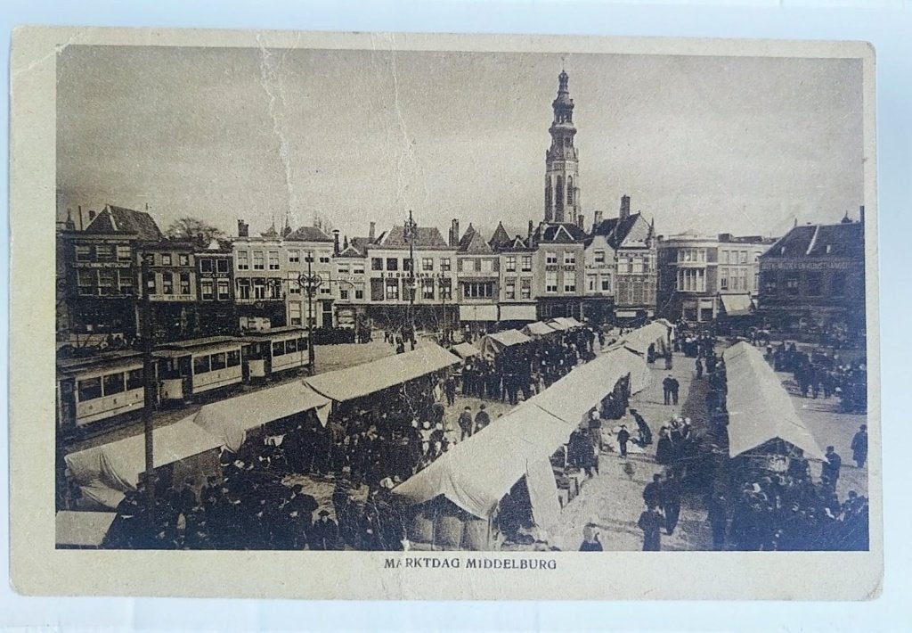 Ansichtkaart ‘Marktdag Middelburg’ met 'de Lange Jan' (1924), Verzamelen, Ophalen of Verzenden, 1920 tot 1940, Gelopen, Zeeland
