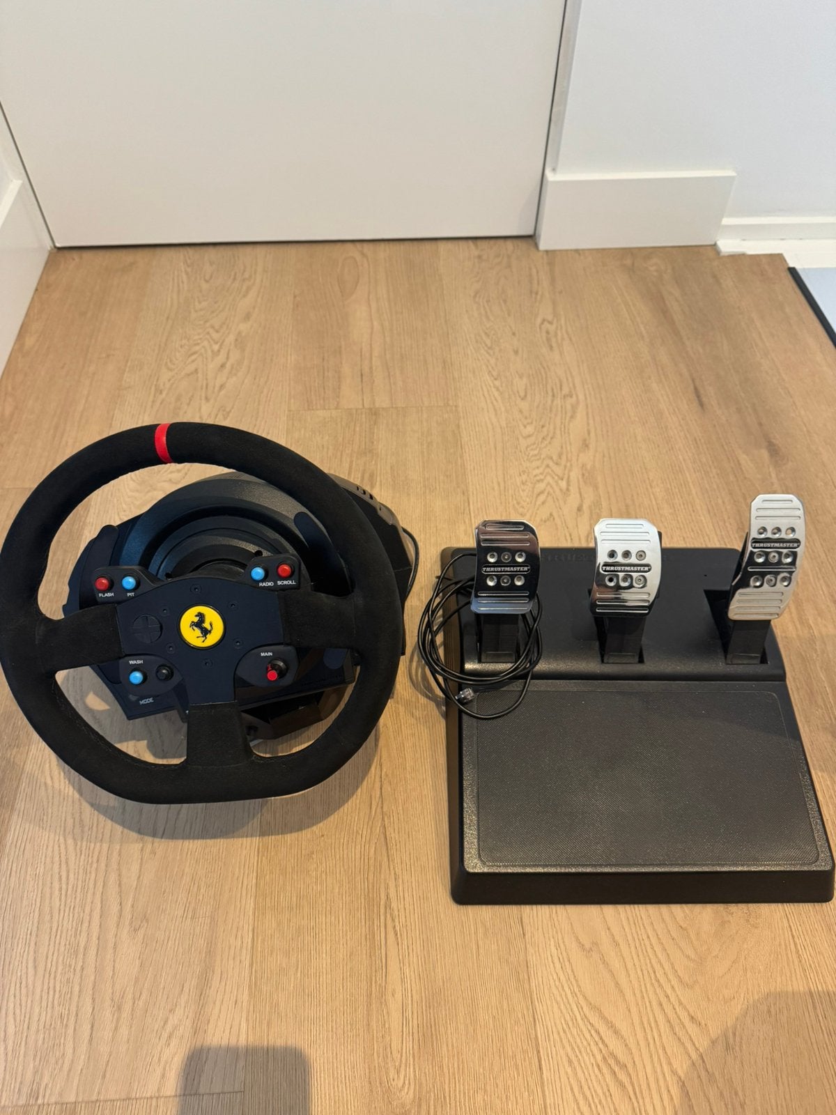 Thrustmaster T300 Ferrari alcantara, Ophalen, Zo goed als nieuw, Thrustmaster TCA