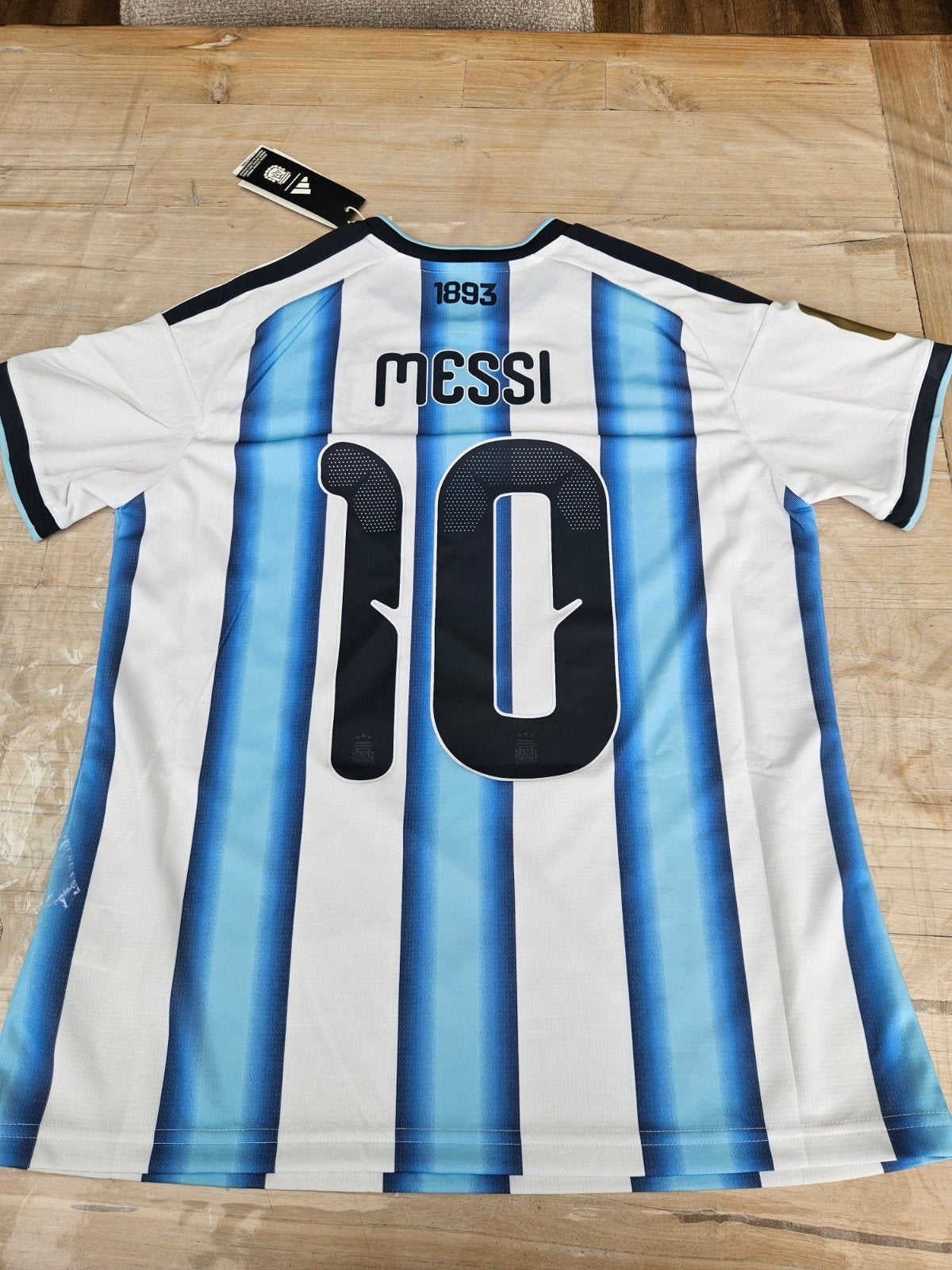 NIEUW EN ONGEDRAGEN MESSI WK 26 SHIRT DAMES MODEL, Ophalen of Verzenden, Nieuw, Shirt