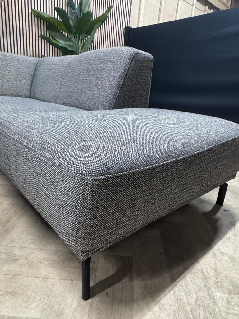 ZGAN Montel Viano Hoekbank - Grijs - 270 x 230, 250 tot 300 cm, Montel viano design hoekbank grijs stof kwaliteit modern, -, -