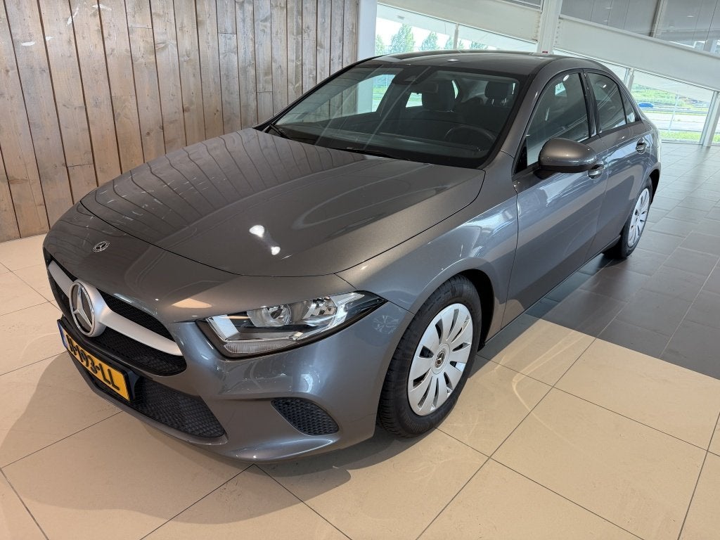 Mercedes-Benz A-Klasse 180 (bj 2020), Auto's, Voorwielaandrijving, 136 pk, Gebruikt, Origineel Nederlands