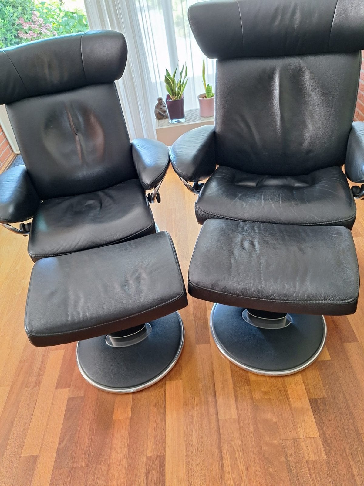 2x Zwarte Leren Relaxfauteuils met Voetenbank van Stressless, Ophalen, Gebruikt, 100 tot 125 cm, Leer