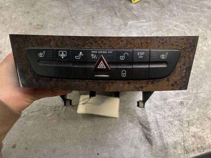 Paniekverlichtings Schakelaar van een Mercedes E-Klasse, Gebruikt, -, Ophalen of Verzenden, -