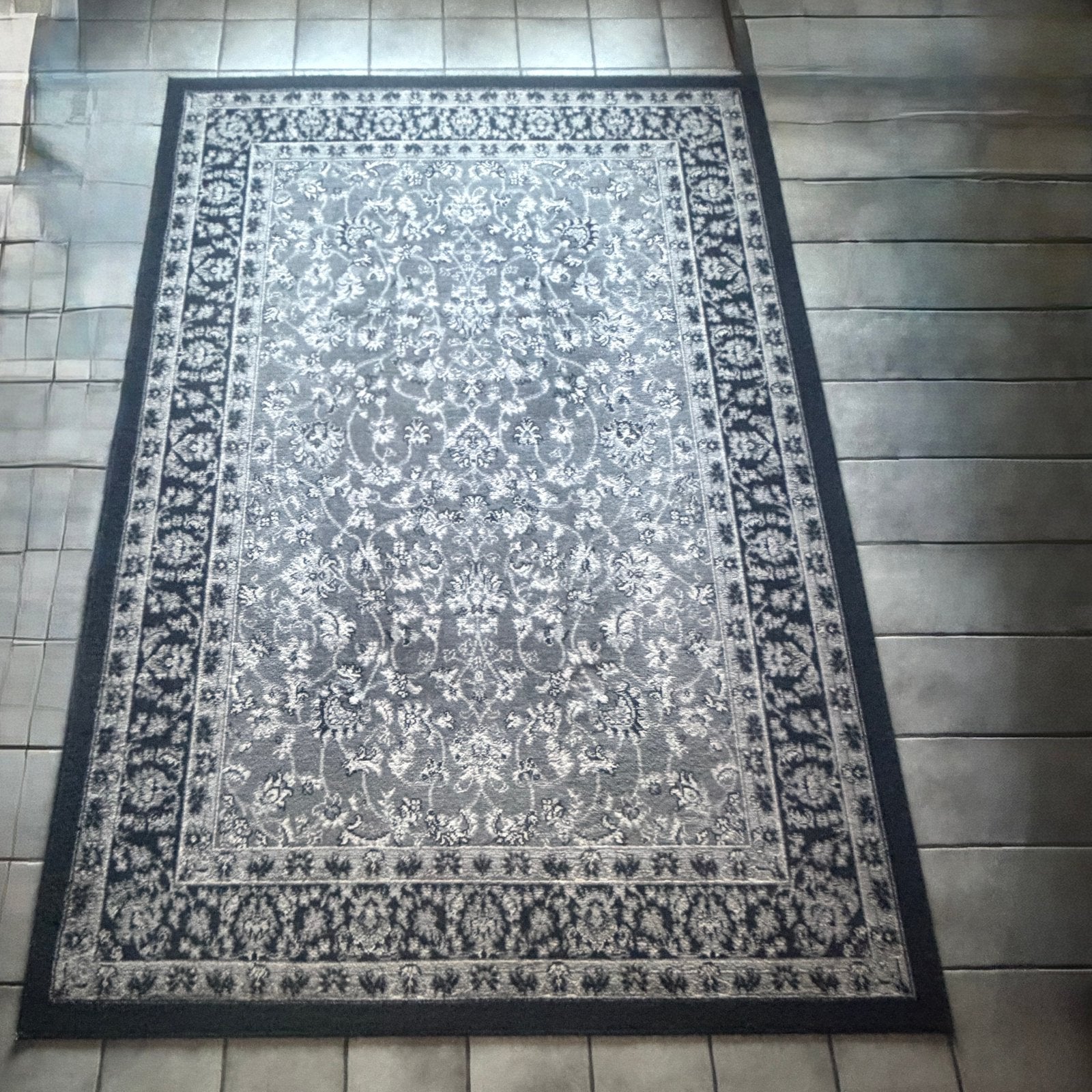 Vloerkleed 160x230 Grijs met zwarte rand, Huis en Inrichting, Ophalen, 150 tot 200 cm, 200 cm of meer, Zo goed als nieuw