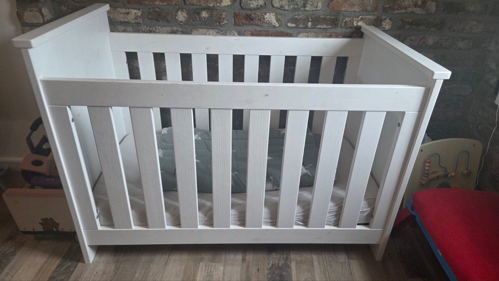 Gratis Wit houten ledikant met eventueel matras, Kinderen en Baby's, Ophalen, Gebruikt, Ledikant