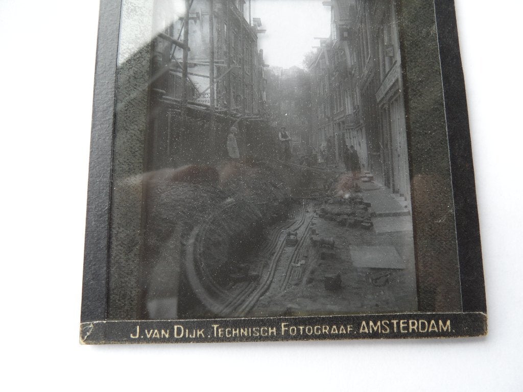 glasdia  amsterdam  fotograaf j.van dijk  aanleg electricite, Gebruikt, Verzenden, Foto, Voor 1940