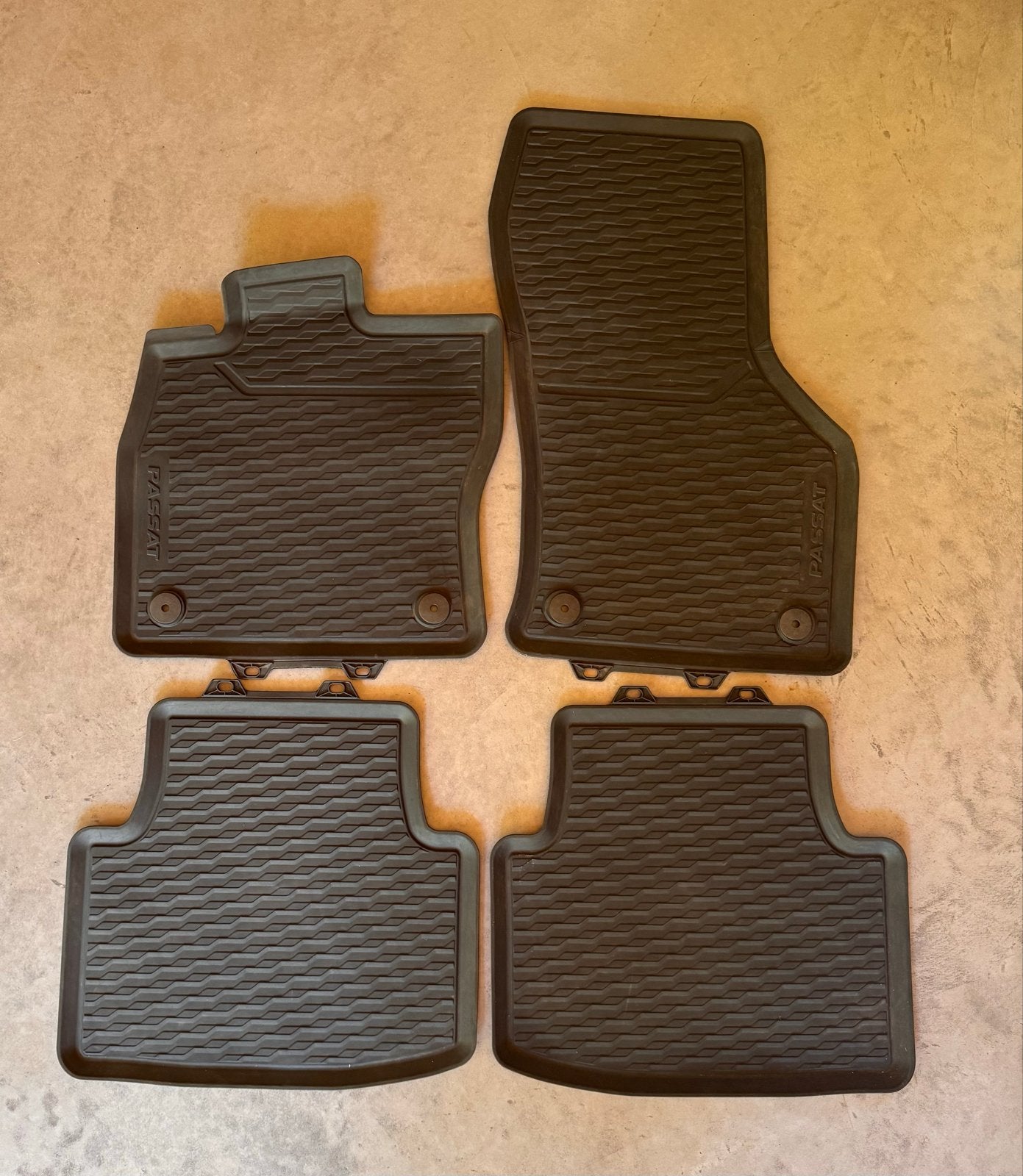 VW Passat Variant B8 2014-2024 Allweather Vloermatten, Ophalen, Zo goed als nieuw