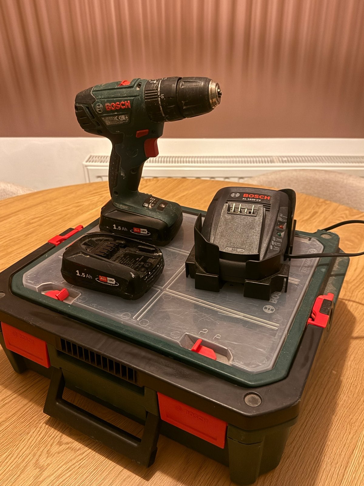 Bosch Accuboormachine met 2 accu's en lader