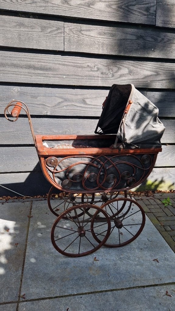 West-Friese poppenwagen, Ophalen