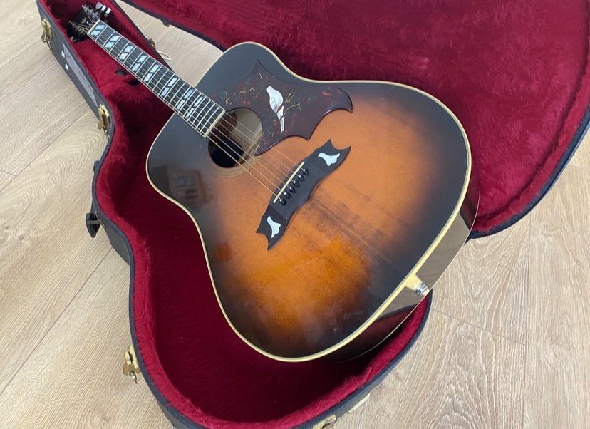 Gibson Dove 1979 sunburst, Ophalen of Verzenden, Zo goed als nieuw, Western- of Steelstringgitaar, Met koffer