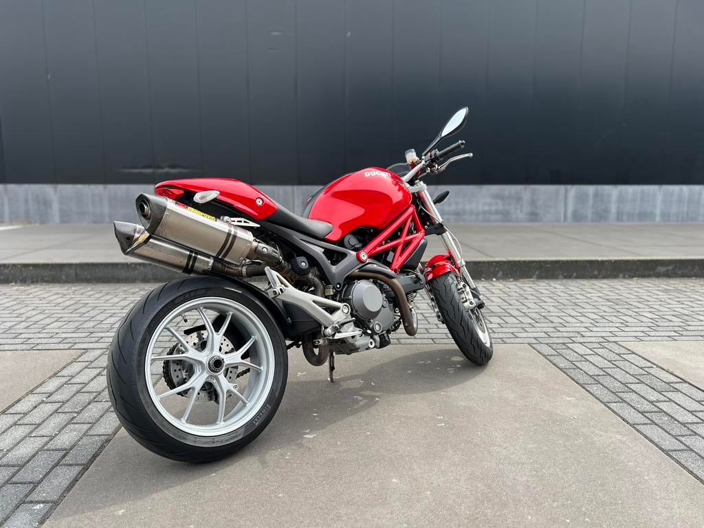 Ducati Monster 1100 | 2009 | Akrapovic, Particulier, Naked bike