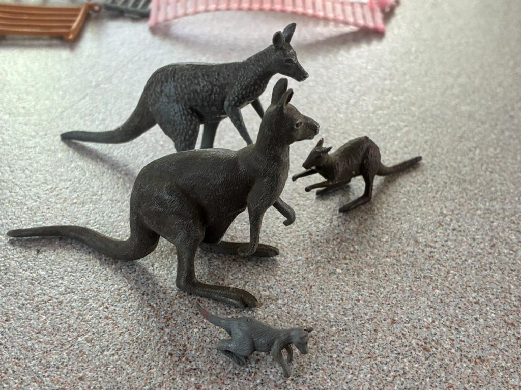 Britains 1:32 kangaroo familie, Ophalen of Verzenden, Zo goed als nieuw, Opgezet dier