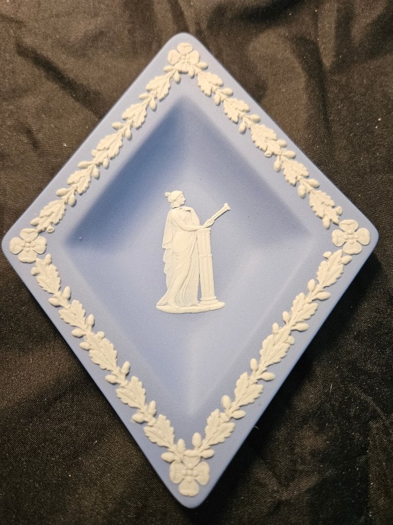Wedgwood blue jasperware schaaltje, Antiek en Kunst, Antiek | Keramiek en Aardewerk, Ophalen of Verzenden