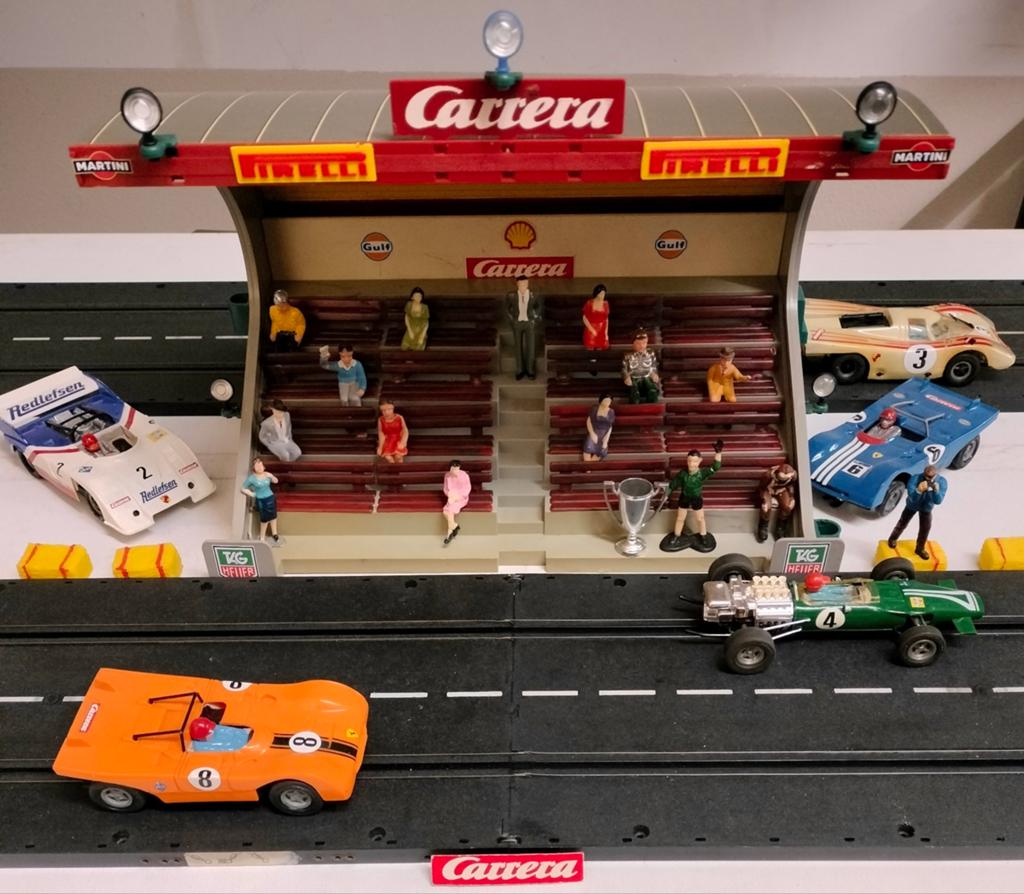Carrera racebaan tribune voor scenery met 12 tribune figuren, Ophalen of Verzenden, Elektrisch, Carrera