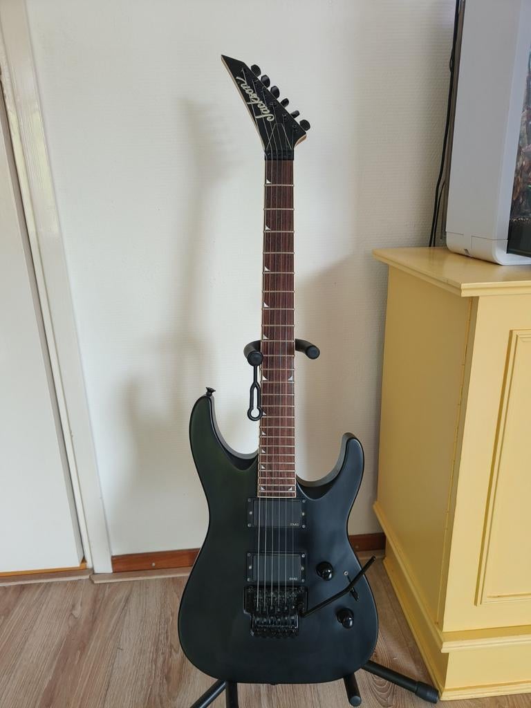 Jackson Dinky met EMG HZ pickups en Floyd Rose, Ophalen of Verzenden, Zo goed als nieuw