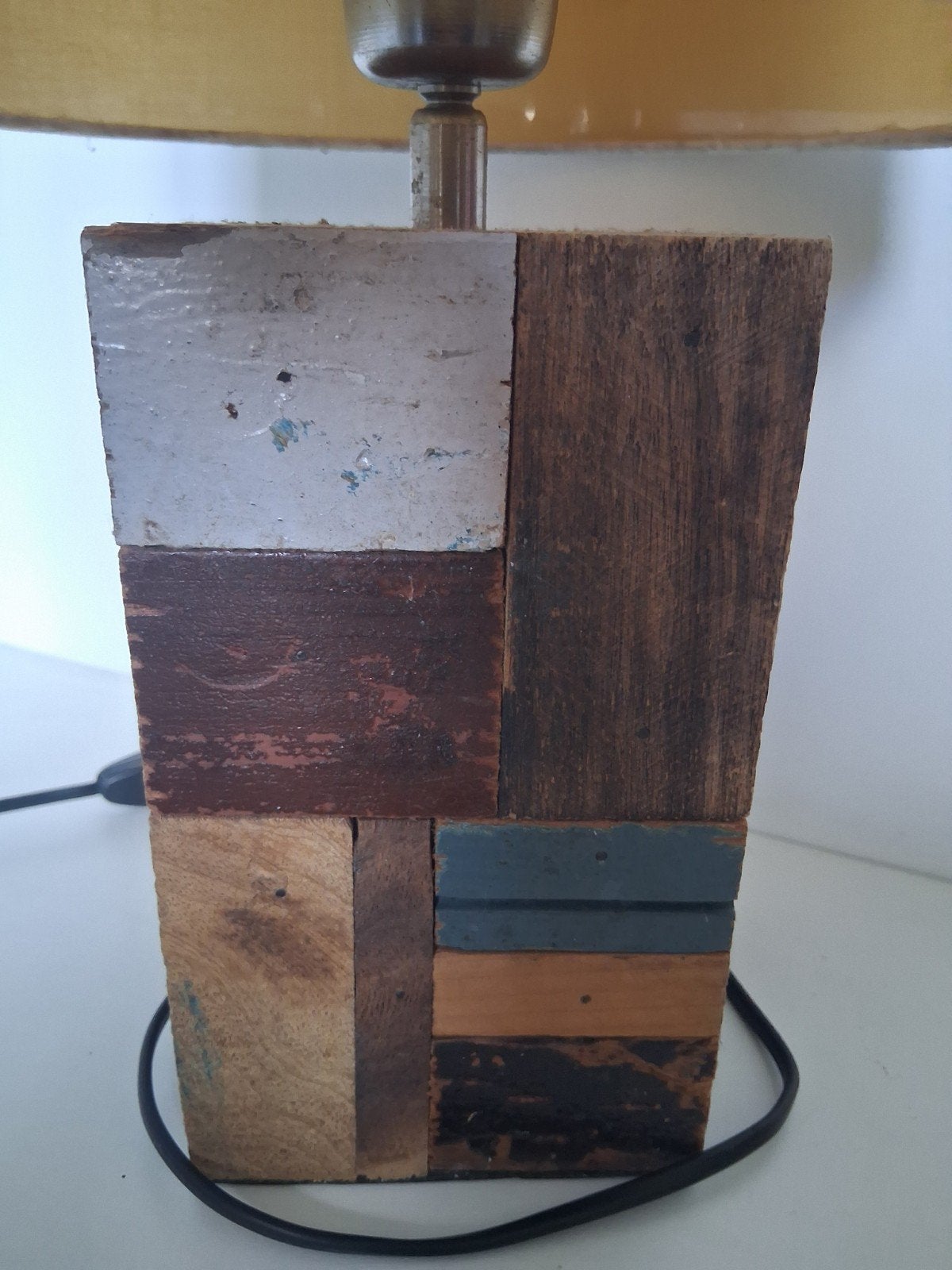 Unieke handgemaakte tafellamp van gerecycled hout, Gebruikt, Overige merken, Vintage, Verzenden